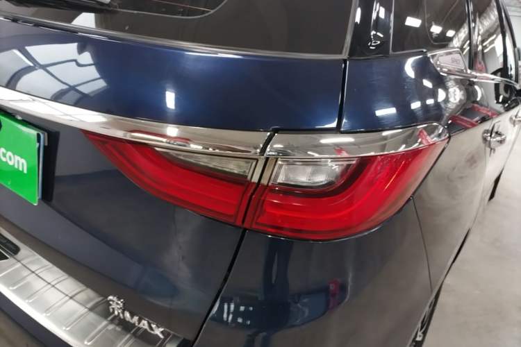 Used BYD Song MAX 2018 1.5T Automatic Smart Connect Elite Model with 6 Seats Right Rear Taillight