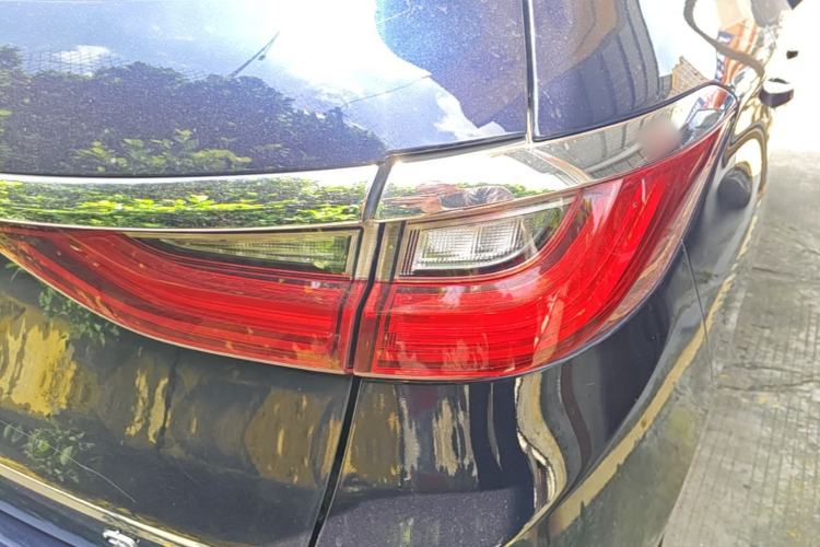 Used BYD Song MAX 2018 1.5T Automatic Smart Connect Elite Model with 6 Seats Right Rear Taillight