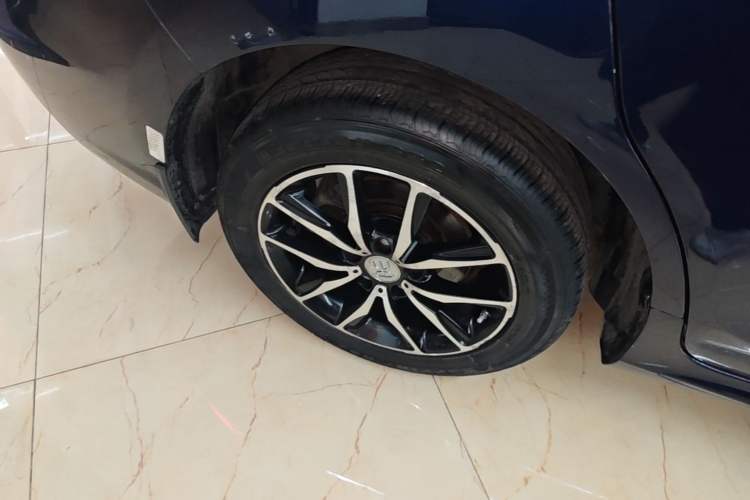 Used BYD Song MAX 2018 1.5T Automatic Smart Connect Luxury 6-Seater Right Rear Wheel Hub