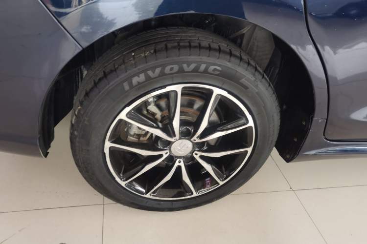 Used BYD Song MAX 2018 1.5T Automatic Smart Connect Elite Model with 6 Seats Right Rear Wheel Hub