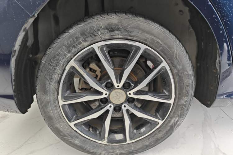 Used BYD Song MAX 2018 1.5T Automatic Smart Connect Luxury 6-Seater Right Rear Wheel Hub