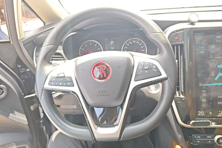 Used BYD Song MAX 2018 1.5T Automatic Smart Connect Elite Model with 6 Seats Steering Wheel