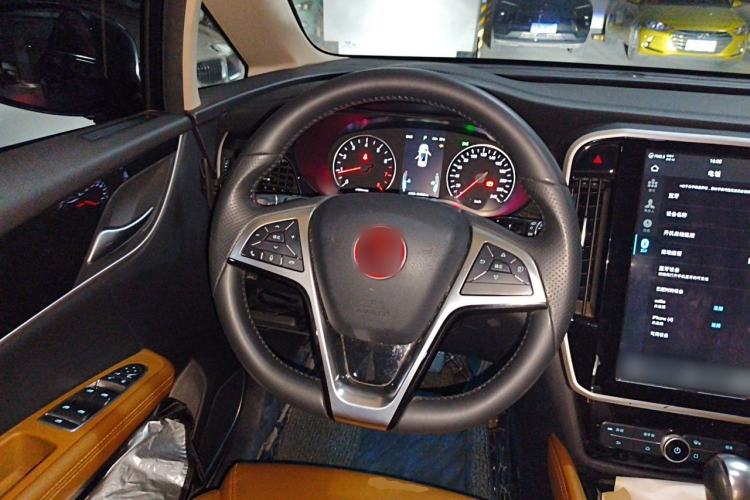Used BYD Song MAX 2018 1.5T Automatic Smart Connect Elite Model with 6 Seats Steering Wheel