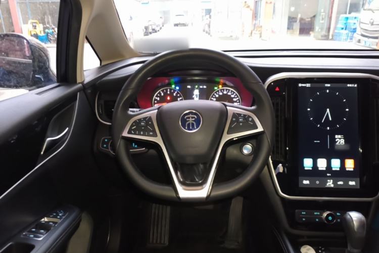 Used BYD Song MAX 2018 1.5T Automatic Smart Connect Elite Model with 6 Seats Steering Wheel