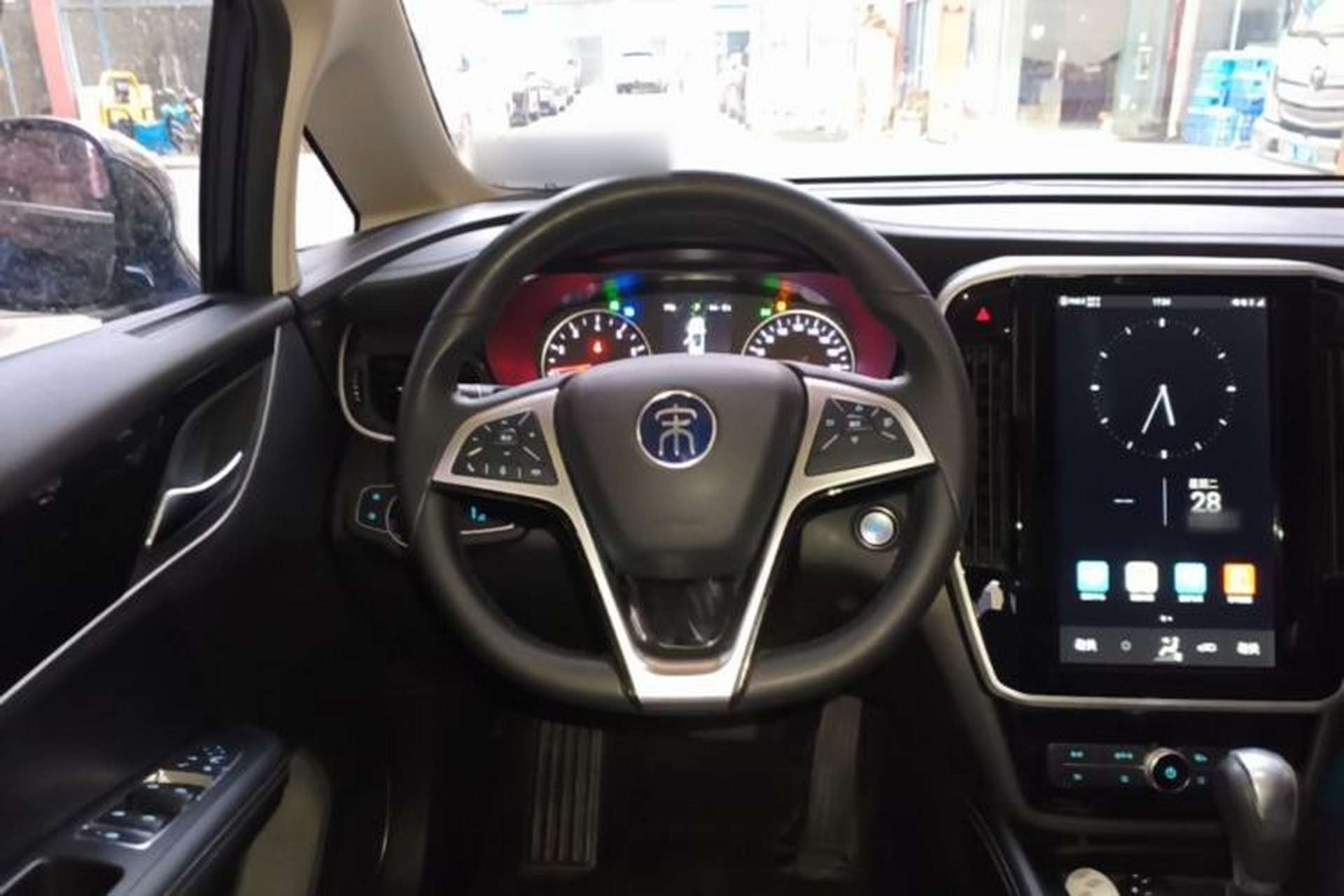 Used BYD Song MAX 2018 1.5T Automatic Smart Connect Elite Model with 6 Seats Steering Wheel