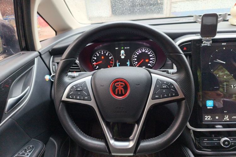 Used BYD Song MAX 2018 1.5T Automatic Smart Connect Flagship Model 6 Seats Steering Wheel