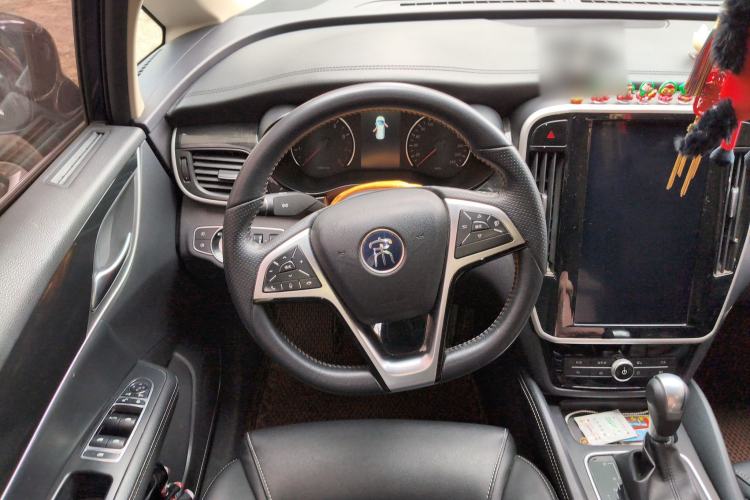 Used BYD Song MAX 2018 1.5T Automatic Smart Connect Luxury 6-Seater Steering Wheel