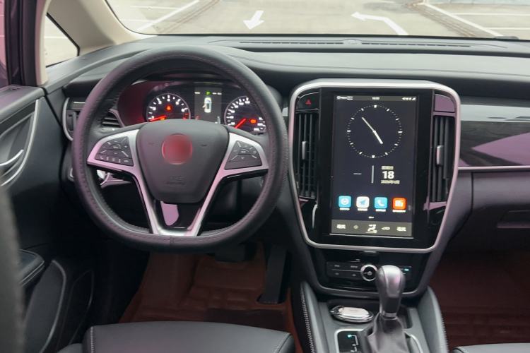 Used BYD Song MAX 2018 1.5T Automatic Smart Connect Elite Model with 6 Seats Steering Wheel