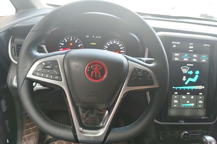Used BYD Song MAX 2018 1.5T Automatic Smart Connect Luxury 6-Seater Steering Wheel