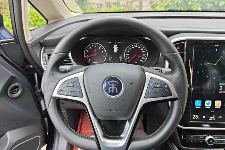 Used BYD Song MAX 2018 1.5T Automatic Smart Connect Luxury 6-Seater Steering Wheel