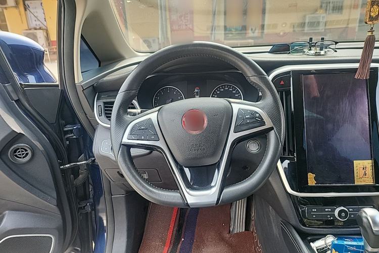Used BYD Song MAX 2018 1.5T Automatic Smart Connect Elite Model with 6 Seats Steering Wheel