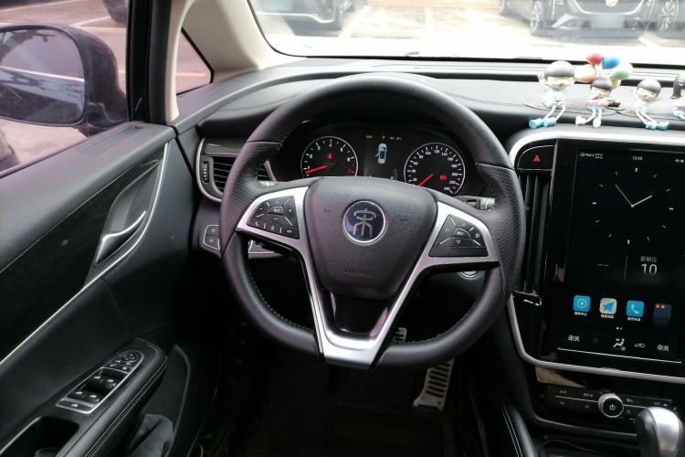 Used BYD Song MAX 2018 1.5T Automatic Smart Connect Elite Model with 6 Seats Steering Wheel