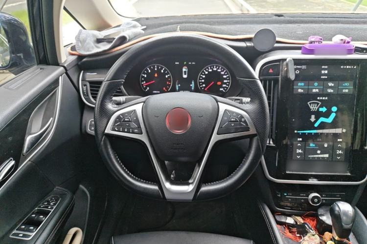 Used BYD Song MAX 2018 1.5T Automatic Smart Connect Luxury 6-Seater Steering Wheel