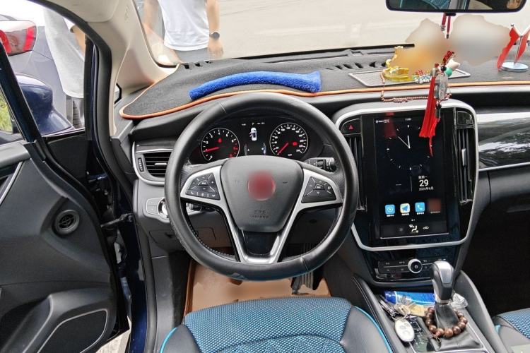 Used BYD Song MAX 2018 1.5T Automatic Smart Connect Elite Model with 6 Seats Steering Wheel