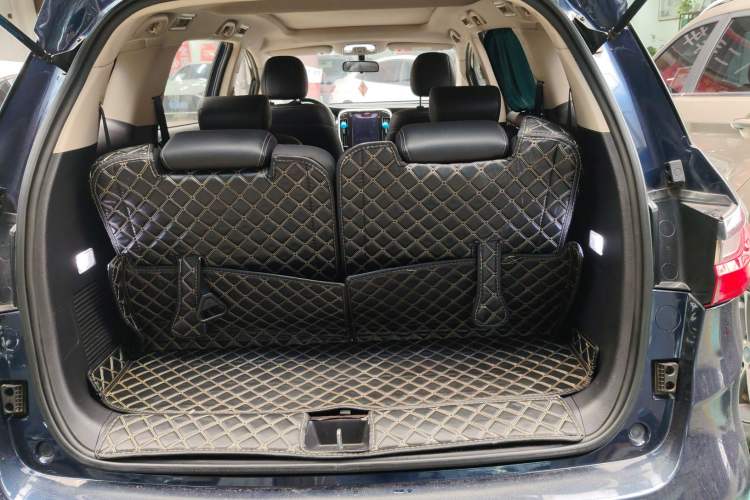 Used BYD Song MAX 2018 1.5T Automatic Smart Connect Elite Model with 6 Seats Trunk