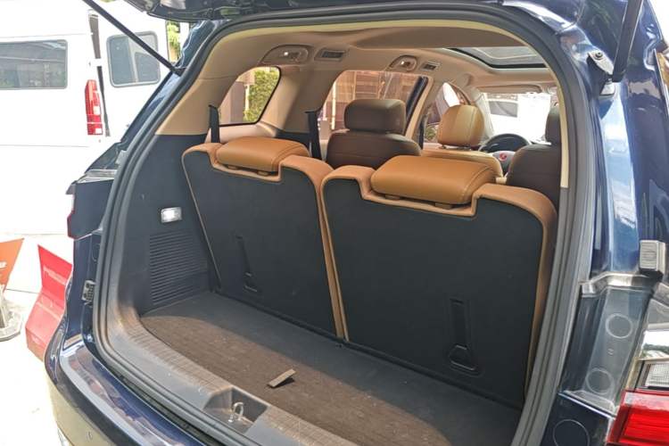 Used BYD Song MAX 2018 1.5T Automatic Smart Connect Elite Model with 6 Seats Trunk