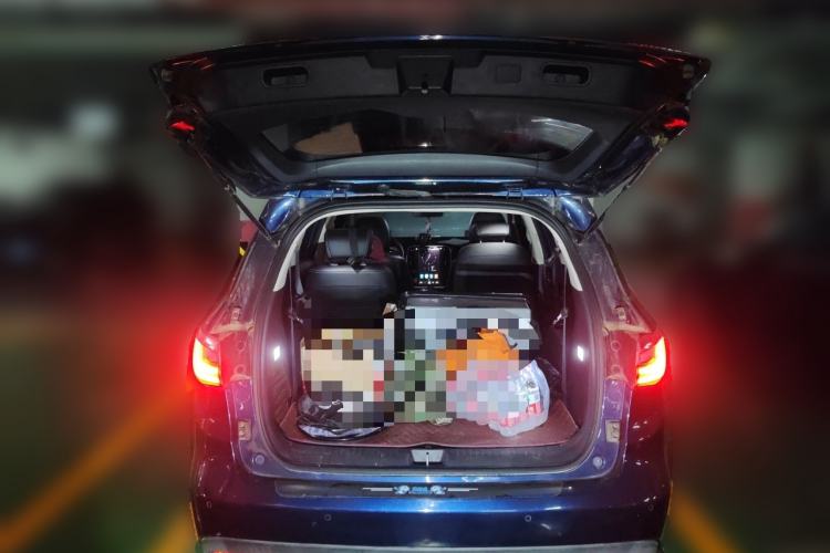 Used BYD Song MAX 2018 1.5T Automatic Smart Connect Luxury 6-Seater Trunk