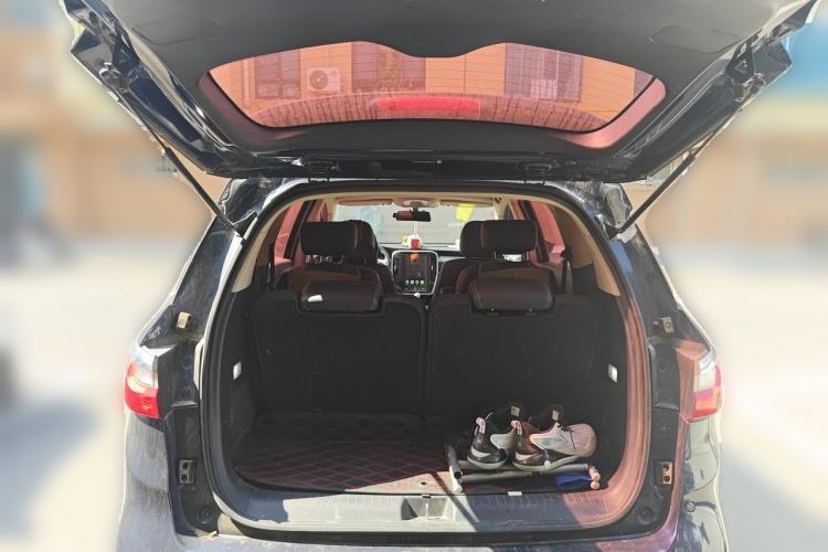 Used BYD Song MAX 2018 1.5T Automatic Smart Connect Elite Model with 6 Seats Trunk