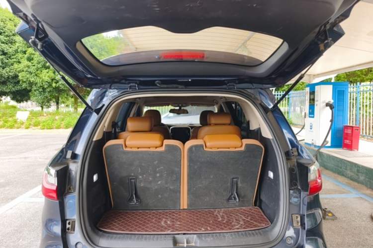 Used BYD Song MAX 2018 1.5T Automatic Smart Connect Elite Model with 6 Seats Trunk