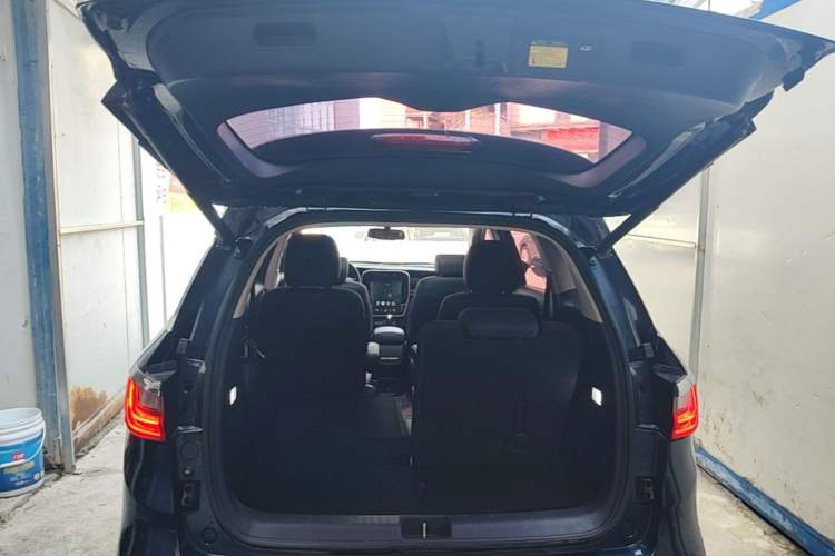 Used BYD Song MAX 2018 1.5T Automatic Smart Connect Luxury 6-Seater Trunk