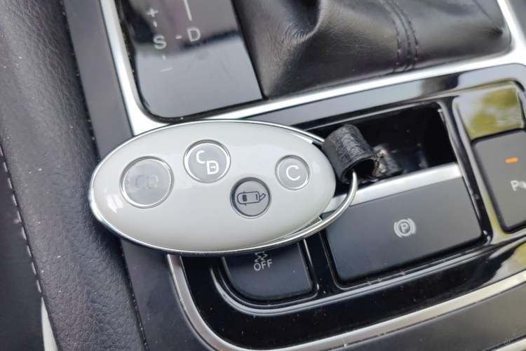 Used BYD Song MAX 2018 1.5T Automatic Smart Connect Elite Model with 6 Seats Vehicle Key