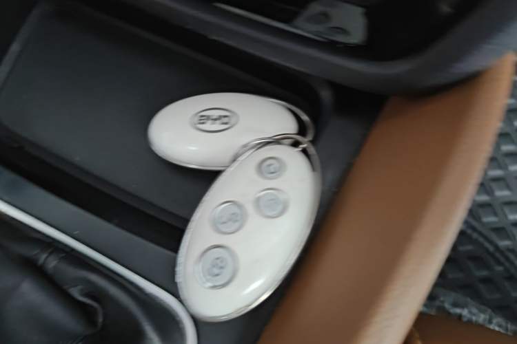 Used BYD Song MAX 2018 1.5T Automatic Smart Connect Luxury 6-Seater Vehicle Key