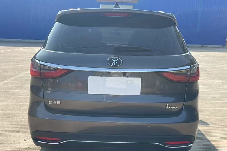 Used BYD Song MAX 2018 1.5T Automatic Smart Connect Elite Model with 6 Seats Exterior 5
