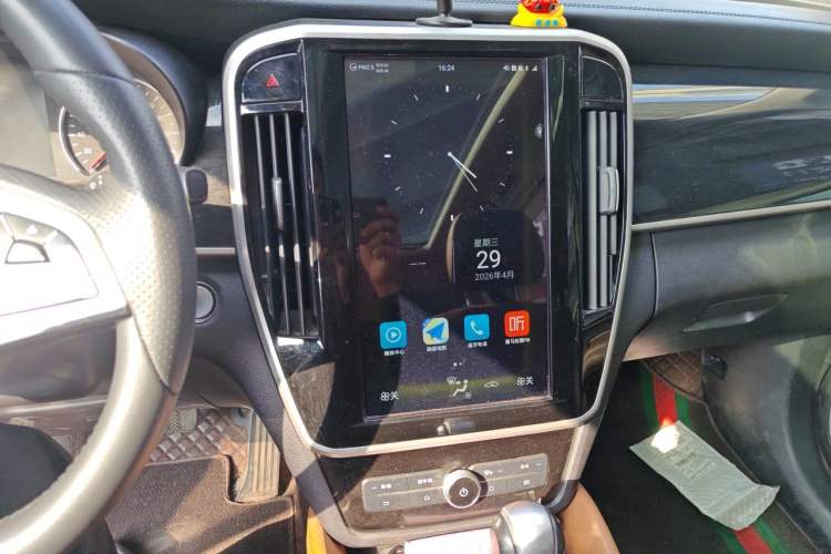 Used BYD Song MAX 2018 1.5T Automatic Smart Connect Elite Model with 6 Seats Audio And AC Panel