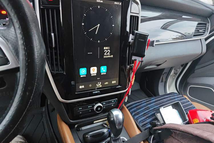 Used BYD Song MAX 2018 1.5T Automatic Smart Connect Luxury 6-Seater Audio And AC Panel