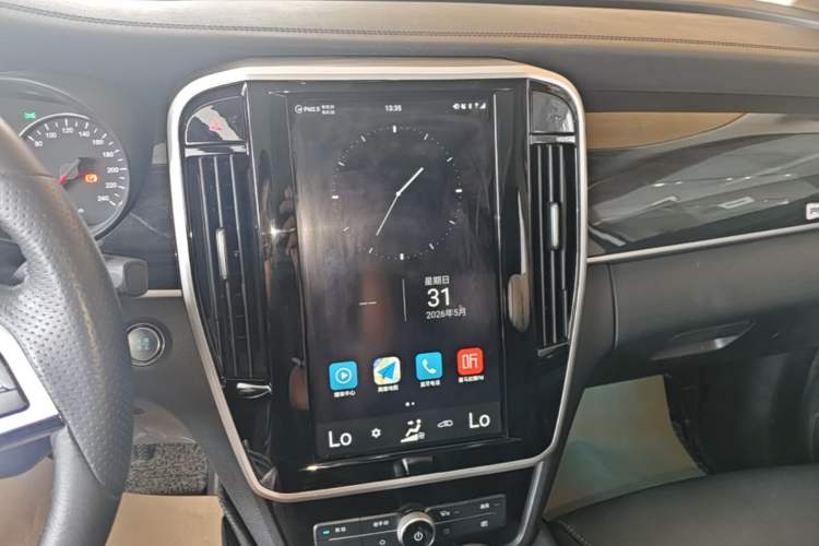 Used BYD Song MAX 2018 1.5T Automatic Smart Connect Luxury 6-Seater Audio And AC Panel