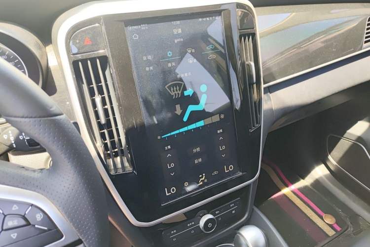 Used BYD Song MAX 2018 1.5T Automatic Smart Connect Elite Model with 6 Seats Audio And AC Panel