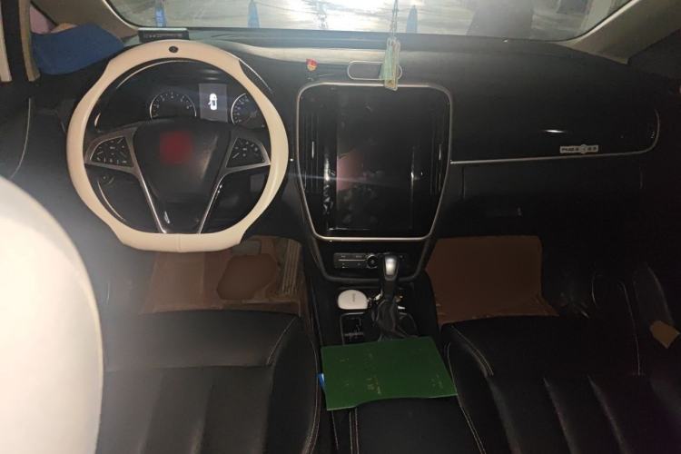 Used BYD Song MAX 2018 1.5T Automatic Smart Connect Elite Model with 6 Seats Center Console