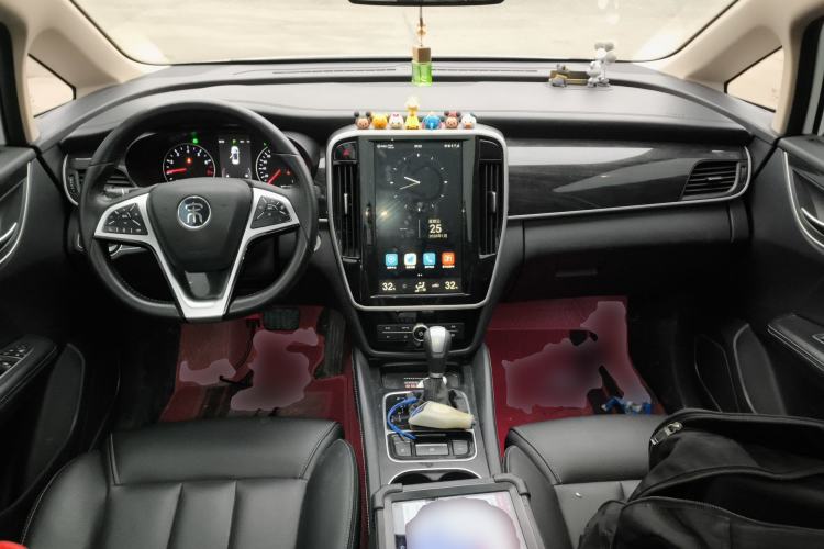 Used BYD Song MAX 2018 1.5T Automatic Smart Connect Elite Model with 6 Seats Center Console