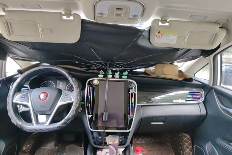 Used BYD Song MAX 2018 1.5T Automatic Smart Connect Luxury 6-Seater Center Console