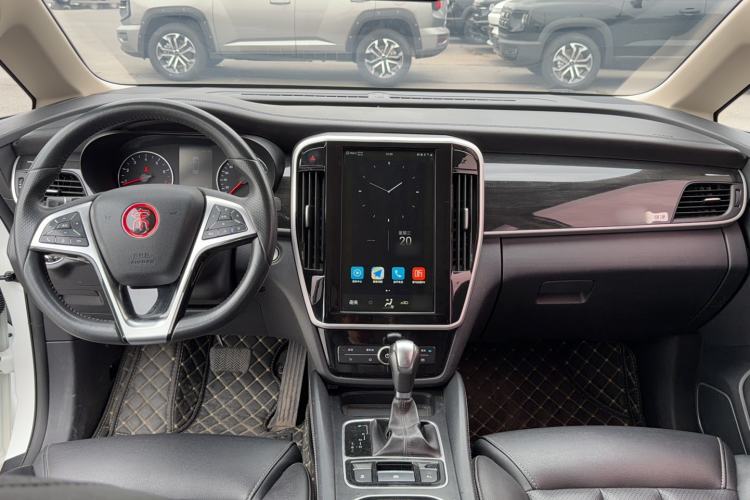 Used BYD Song MAX 2018 1.5T Automatic Smart Connect Flagship 7-Seater Center Console
