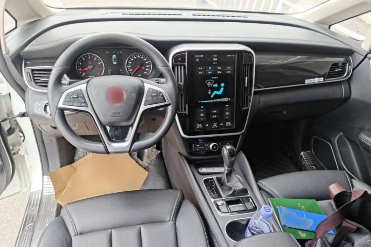 Used BYD Song MAX 2018 1.5T Automatic Smart Connect Elite Model with 6 Seats Center Console