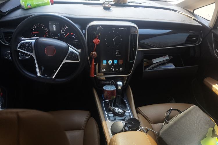 Used BYD Song MAX 2018 1.5T Automatic Smart Connect Luxury 6-Seater Center Console