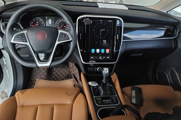 Used BYD Song MAX 2018 1.5T Automatic Smart Connect Luxury 6-Seater Center Console