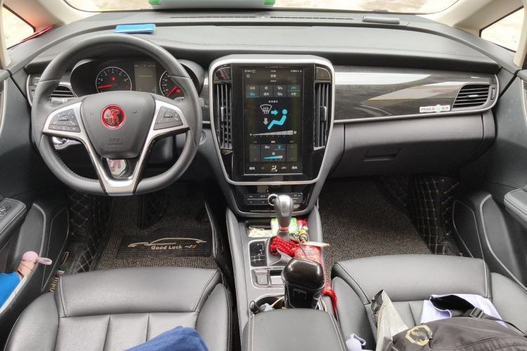 Used BYD Song MAX 2018 1.5T Automatic Smart Connect Elite Model with 6 Seats Center Console