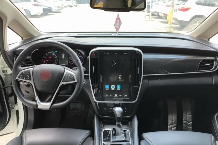 Used BYD Song MAX 2018 1.5T Automatic Smart Connect Luxury 6-Seater Center Console
