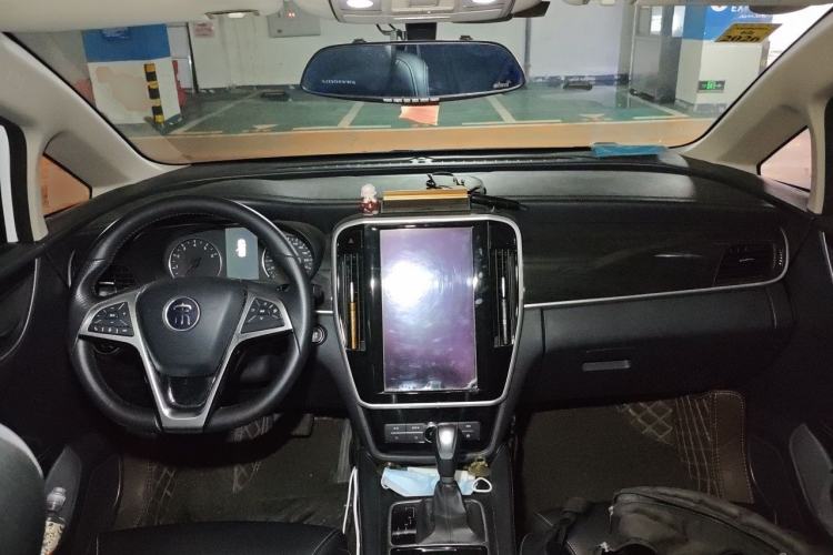 Used BYD Song MAX 2018 1.5T Automatic Smart Connect Luxury 6-Seater Center Console