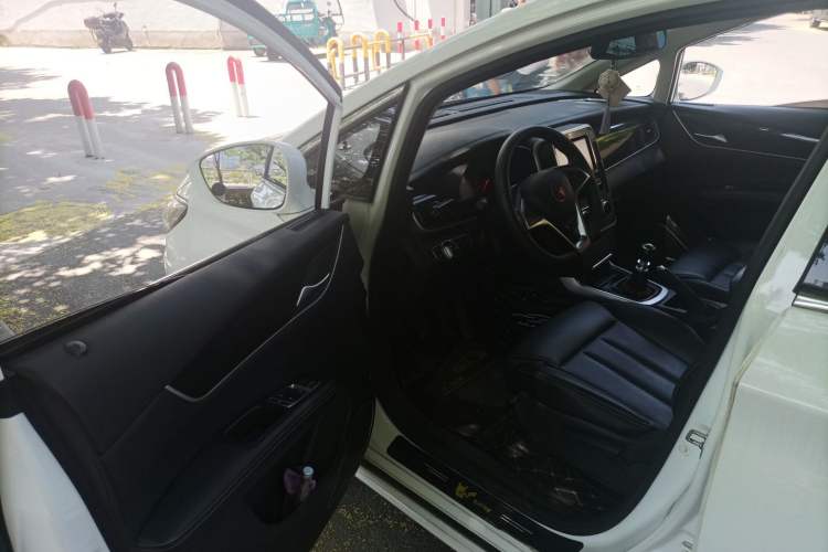 Used BYD Song MAX 2018 1.5T Manual Smart Connect Luxury 6-Seater Driver Seat