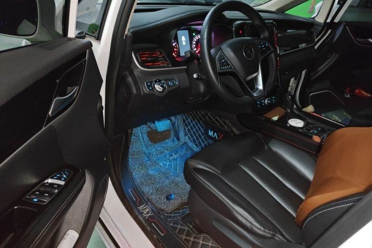 Used BYD Song MAX 2018 1.5T Automatic Smart Connect Elite Model with 6 Seats Driver Seat