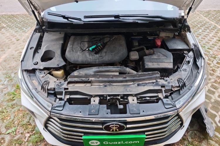 Used BYD Song MAX 2018 1.5T Automatic Smart Connect Luxury 6-Seater Engine Bay
