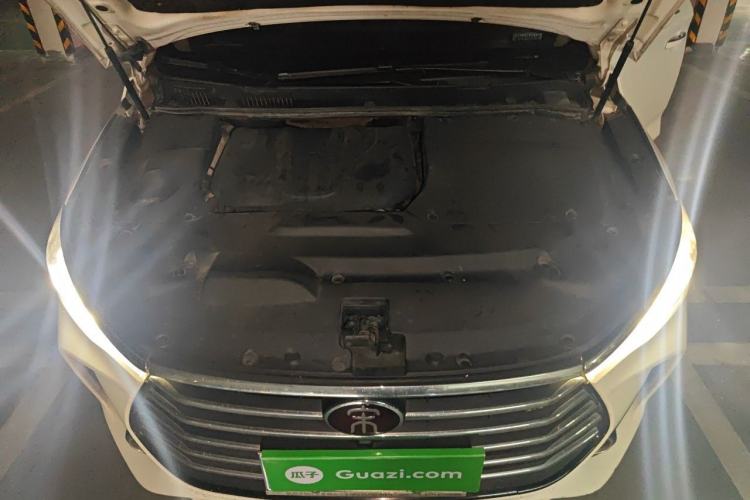 Used BYD Song MAX 2018 1.5T Automatic Smart Connect Elite Model with 6 Seats Engine Bay