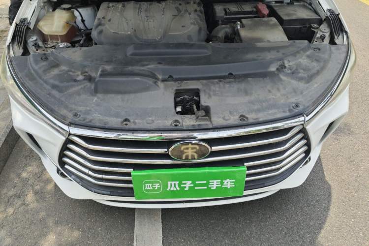 Used BYD Song MAX 2018 1.5T Manual Smart Connect Luxury 6-Seater Engine Bay