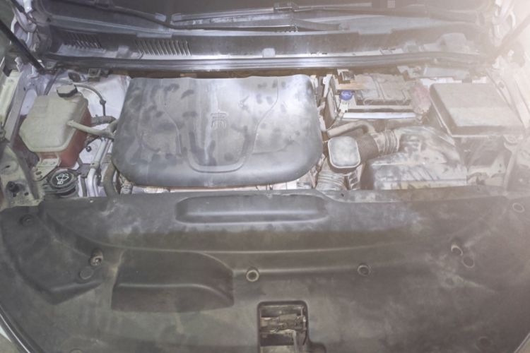 Used BYD Song MAX 2018 1.5T Automatic Smart Connect Luxury 6-Seater Engine Bay