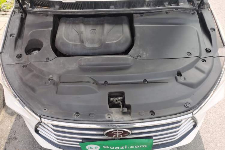 Used BYD Song MAX 2018 1.5T Automatic Smart Connect Elite Model with 6 Seats Engine Bay