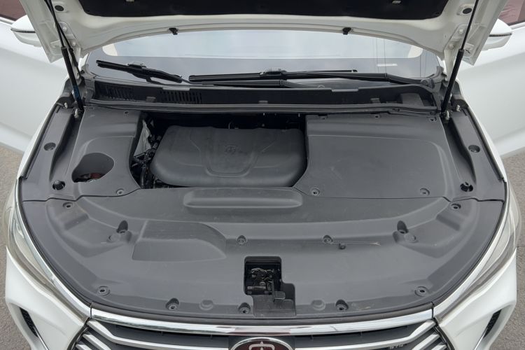 Used BYD Song MAX 2018 1.5T Automatic Smart Connect Flagship 7-Seater Engine Bay