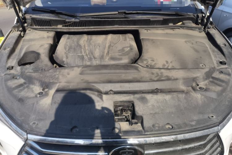 Used BYD Song MAX 2018 1.5T Automatic Smart Connect Luxury 6-Seater Engine Bay